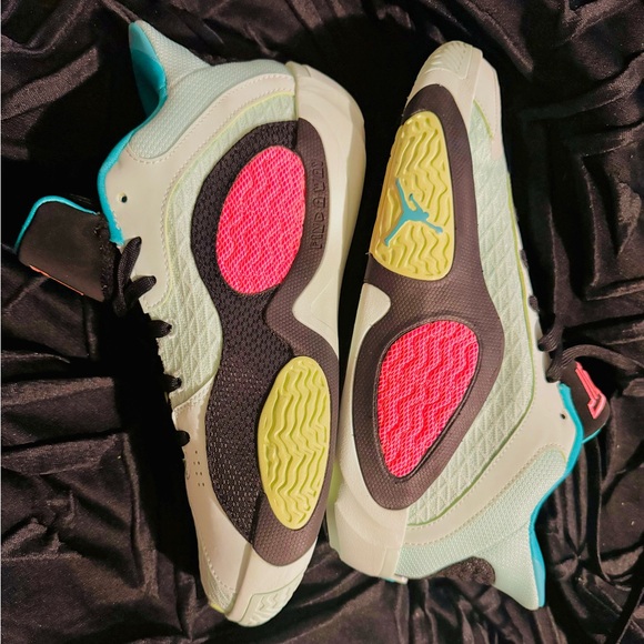 Nike Jordan Tatum 2 “Vortex” - Picture 3 of 13